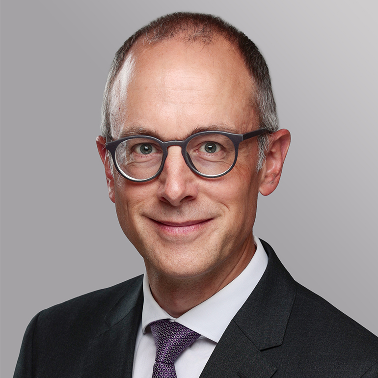 Dr Arnd Becker